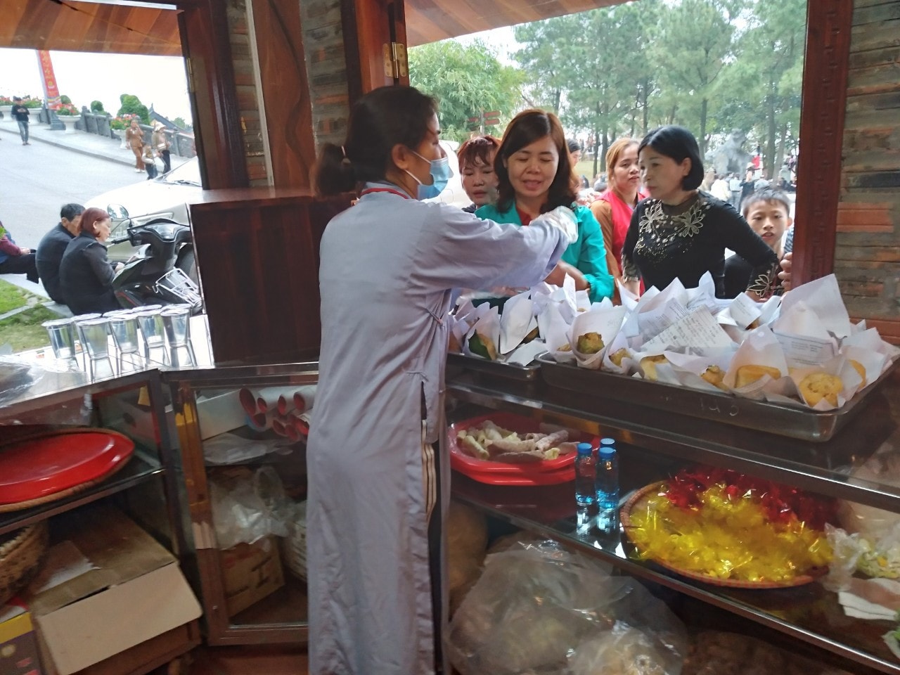 Cầu quốc thái dân an - nét đẹp ở Bảo Quang Tự -0