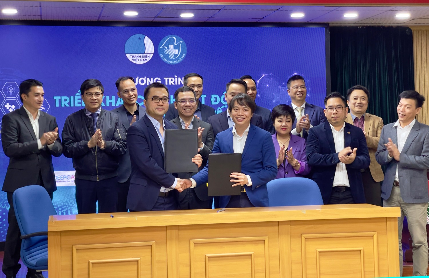Ký kết phát triển khai báo “Khởi nghiệp số Y tế Clinic4.0” -0