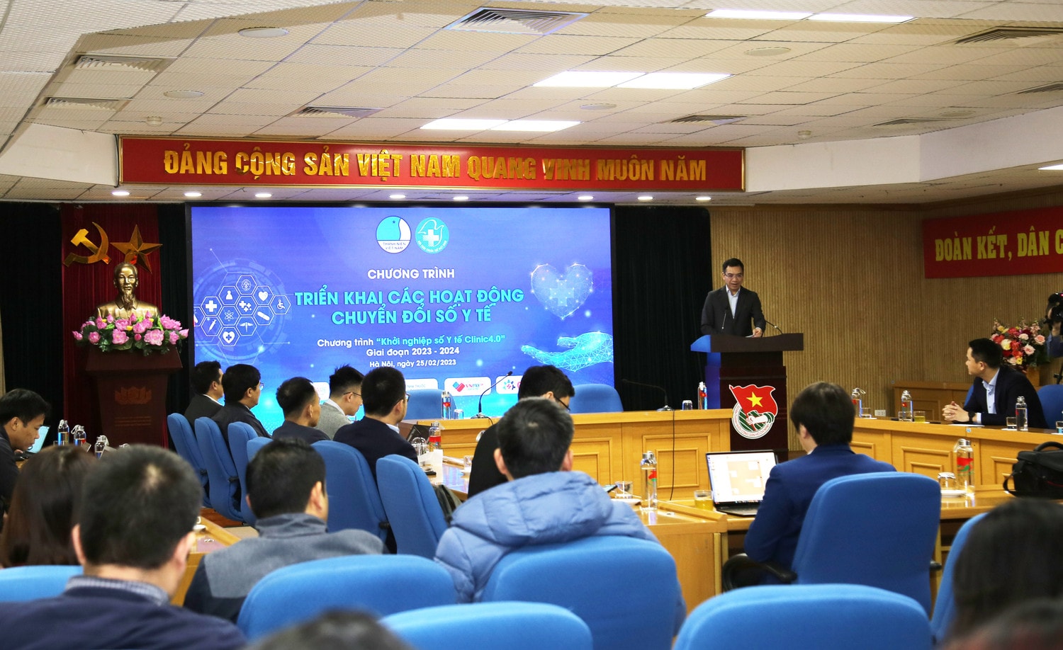 Quang cảnh chương trình Ký kết phát triển khai báo “Khởi nghiệp số Y tế Clinic4.0” -0