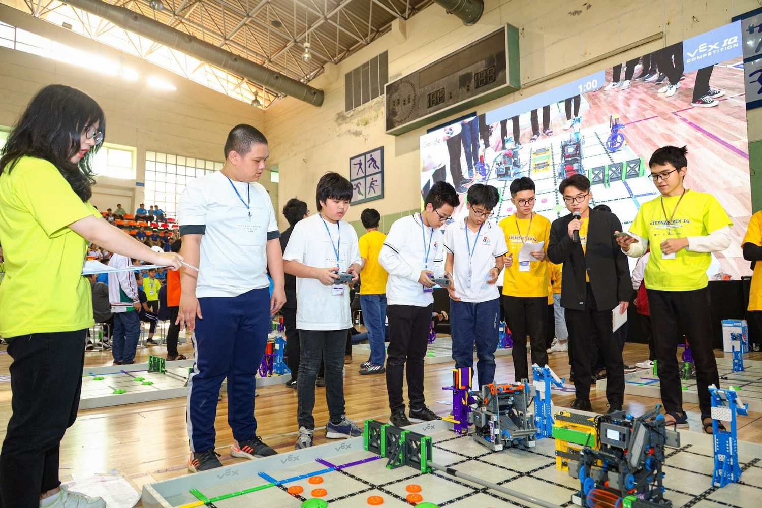 Công bố 20 đội sang Mỹ thi đấu robot VEX IQ -0