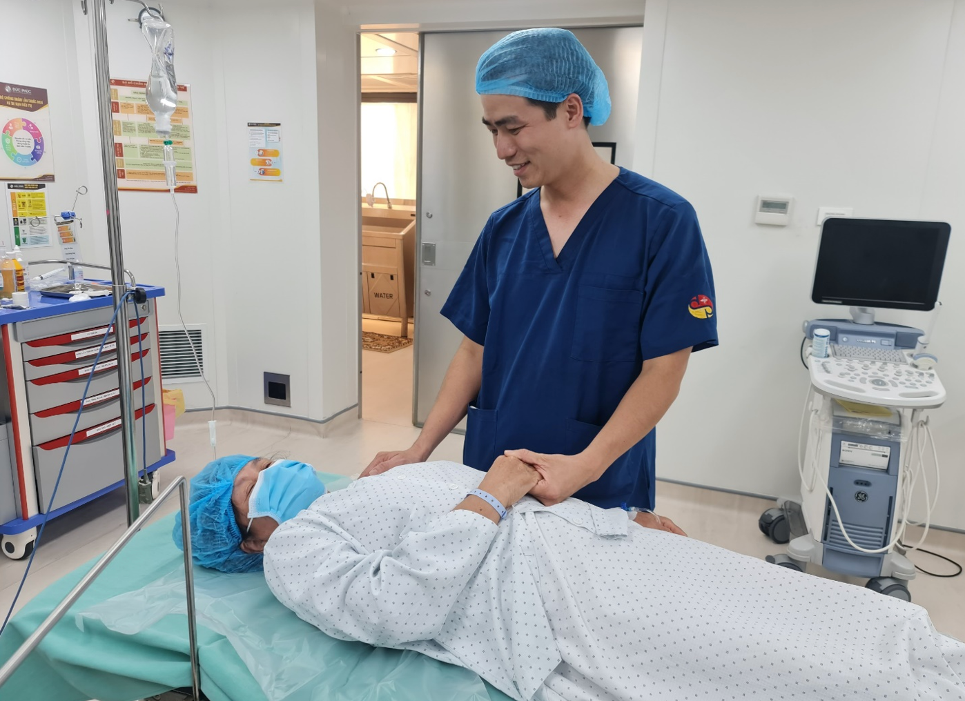 Bác sĩ sản khoa tiết lộ điều ít biết về nghề chăm sóc “một nửa thế giới” -0