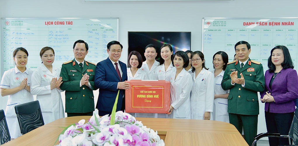 Khẩn trương hoàn thiện chính sách, sớm tạo chuyển biến căn bản trong sự nghiệp chăm sóc sức khoẻ Nhân dân -0