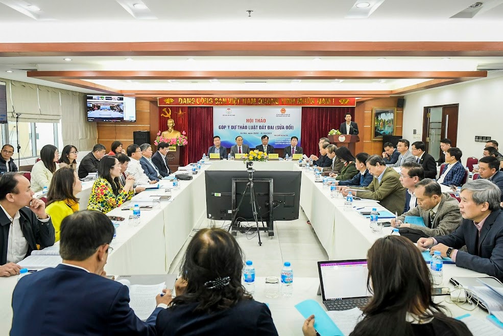 Toàn cảnh hội thảo góp ý Luật Đất đai (sửa đổi) Hội thảo góp ý Luật Đất đai (sửa đổi) -0