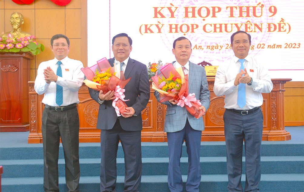 Ông Huỳnh Văn Sơn được bầu giữ chức Phó Chủ tịch UBND tỉnh Long An -0
