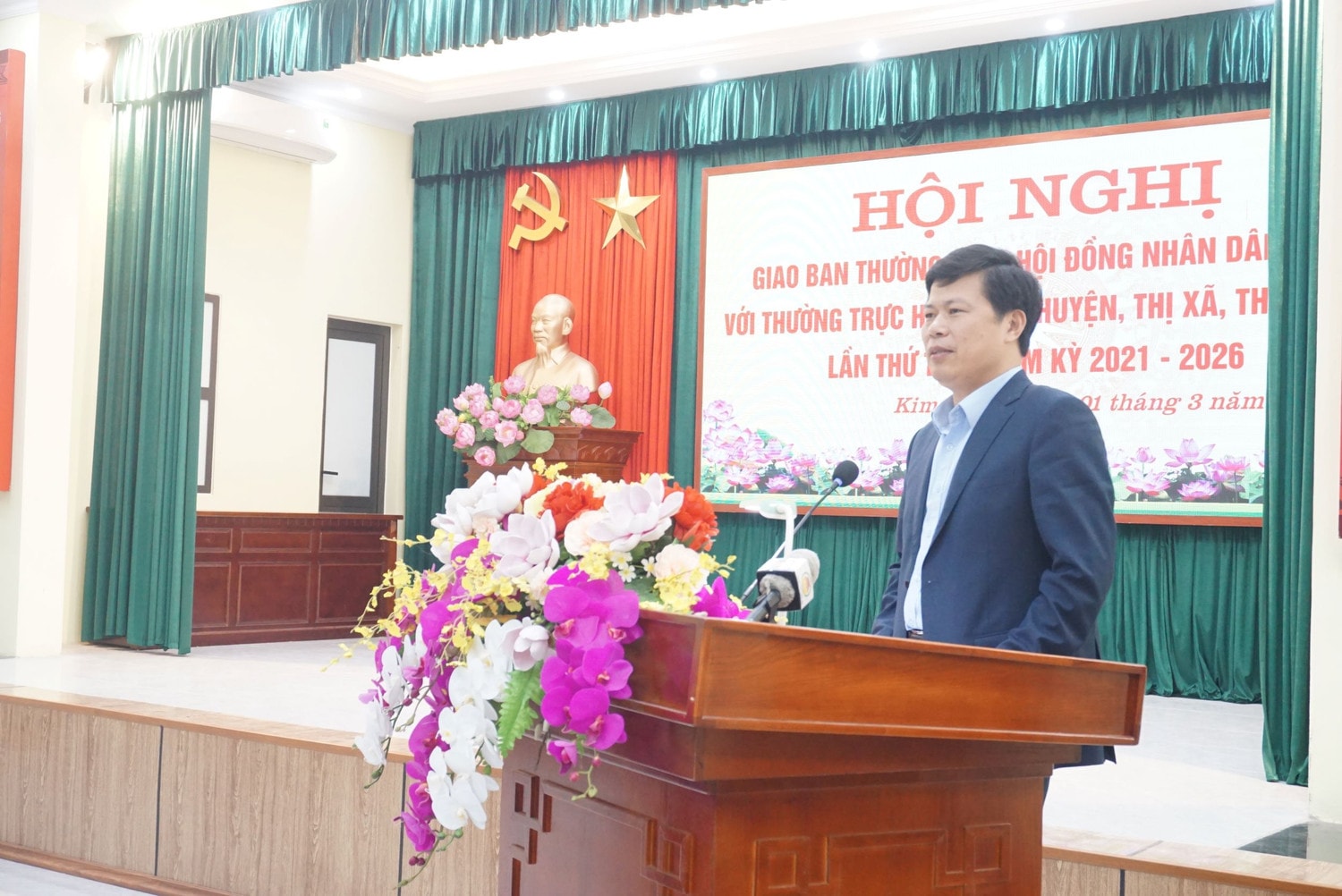 Phó Bí thư Thường trực Tỉnh ủy, Chủ tịch HĐND tỉnh Trần Quốc Toản phát biểu chỉ đạo tại Hội nghị Phát huy vai trò cầu nối và nâng cao chất lượng giám sát của HĐND -1