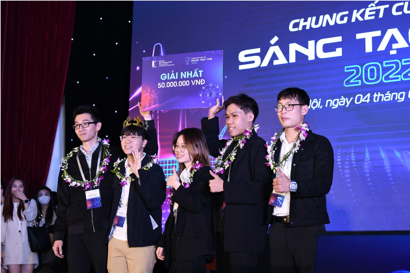 Nhóm sinh viên sáng tạo “Tàu USV tự hành thông minh” giành giải Nhất Sáng tạo trẻ 2022 -0