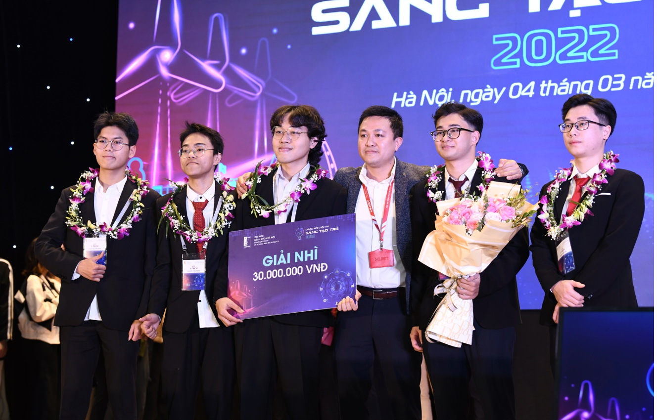 Nhóm sinh viên sáng tạo “Tàu USV tự hành thông minh” giành giải Nhất Sáng tạo trẻ 2022 -0