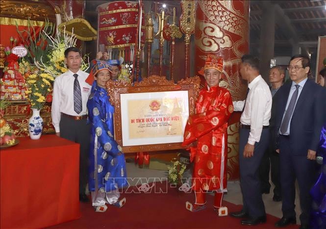 Đón nhận Bằng xếp hạng di tích quốc gia đặc biệt cụm đình Hương Canh -0
