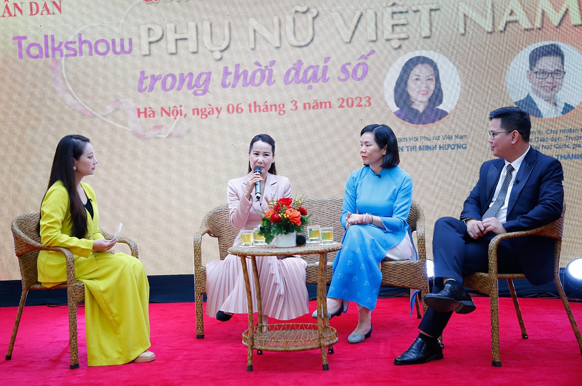 MC: Với nhạc sĩ Giáng Son thấy có khó khăn, thách thức như thế nào để giúp chị em phụ nữ khẳng định bản thân của mình tốt hơn, đặc biệt là trong thời đại công nghệ 4.0 hiện nay. Để trở thành người phụ hiện đại, tự lập thì sẽ cần những gì? 