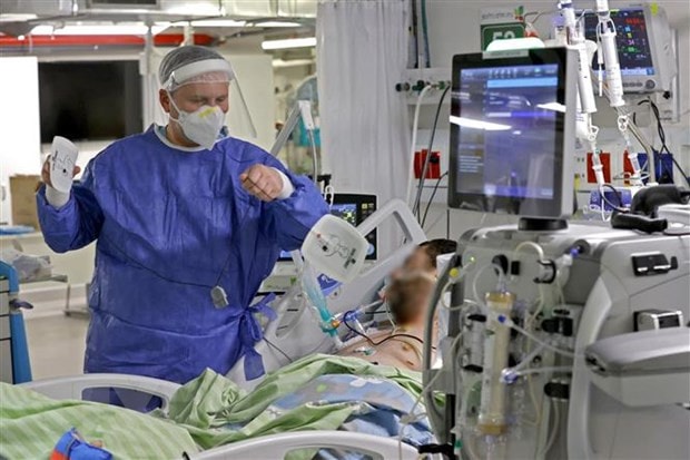EU cho phép kéo dài thời hạn chứng nhận các thiết bị y tế -0