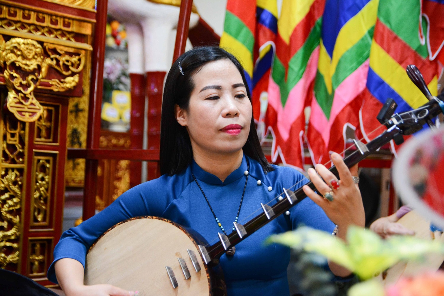 Nghệ sỹ Tuyết Tuyết: Người “được chọn” theo nghiệp chầu văn -0