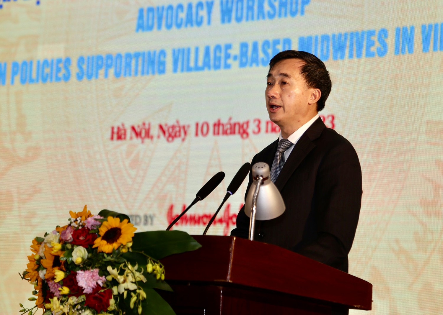 Cô đỡ thôn, bản là nguồn lực quan trọng trong hệ thống chăm sóc sức khỏe ban đầu -0
