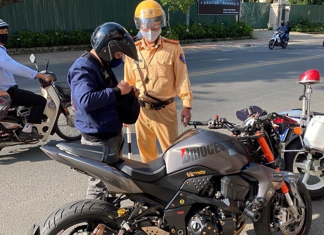 Siết chặt công tác quản lý -0
