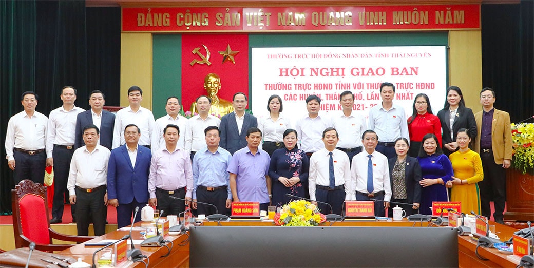 Dày thêm kinh nghiệm, bản lĩnh của đại biểu -0