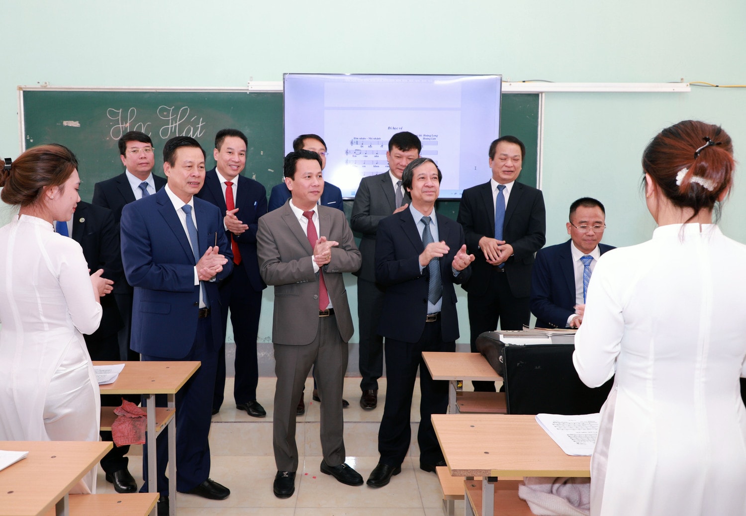Các đại biểu tham quan thực tế các lớp học tại Phân hiệu Đại học Thái Nguyên tại Hà Giang Thành lập Phân hiệu Đại học Thái Nguyên tại Hà Giang -0