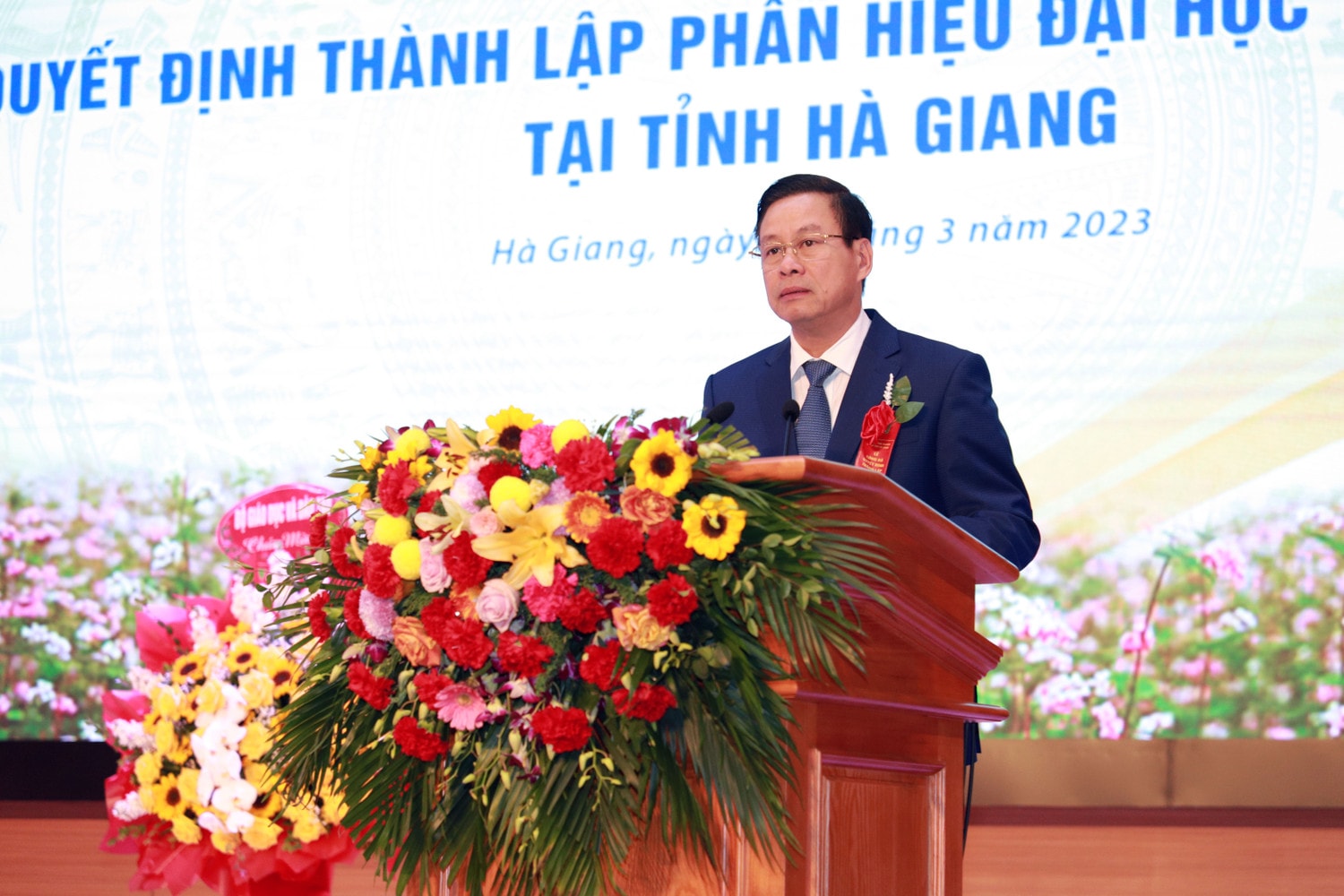 Chủ tịch UBND tỉnh Nguyễn Văn Sơn phát biểu tại buổi lễ Thành lập Phân hiệu Đại học Thái Nguyên tại Hà Giang -0