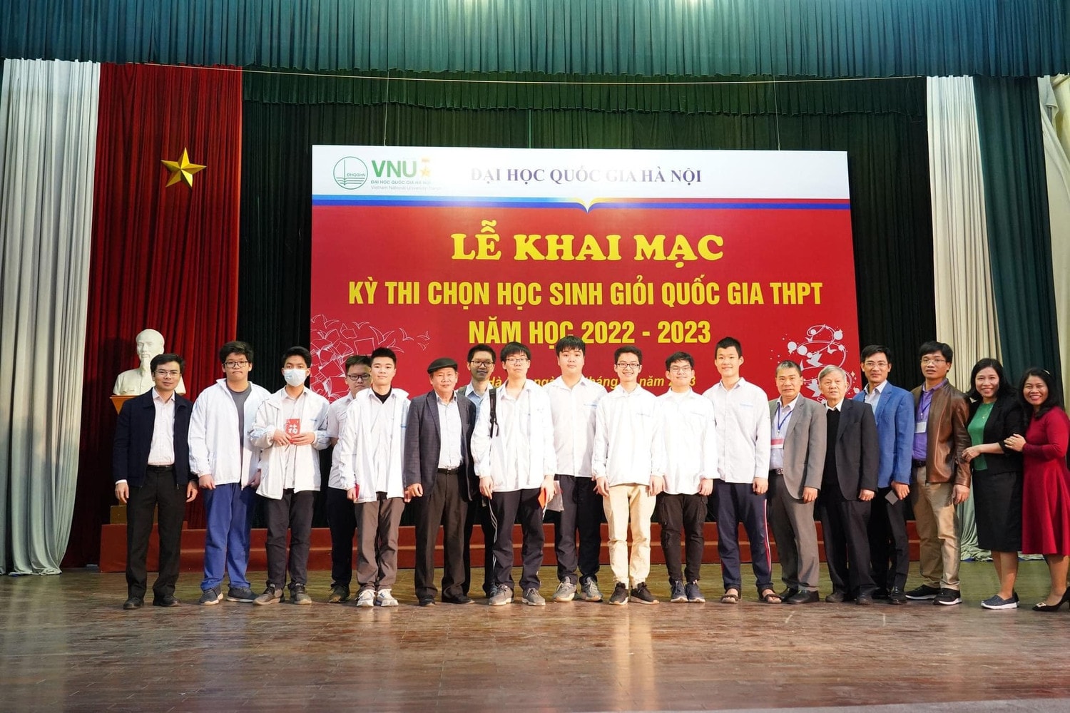 ĐH Quốc gia Hà Nội đứng thứ 2 toàn quốc tại kỳ thi chọn học sinh giỏi quốc gia -0