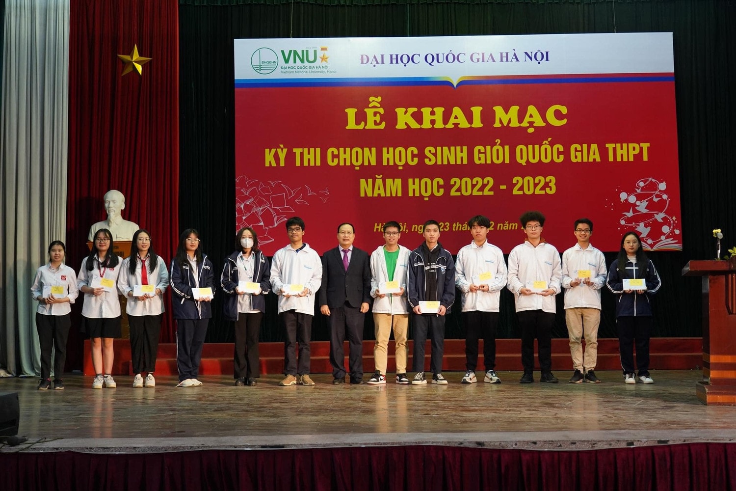 ĐH Quốc gia Hà Nội đứng thứ 2 toàn quốc tại kỳ thi chọn học sinh giỏi quốc gia -0