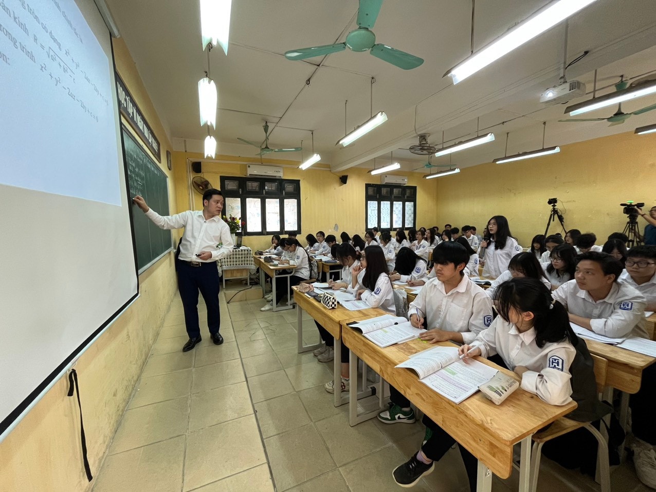 Hà Nội: Đại diện 200 trường THPT tham dự tiết dạy mẫu môn Toán 10 -0