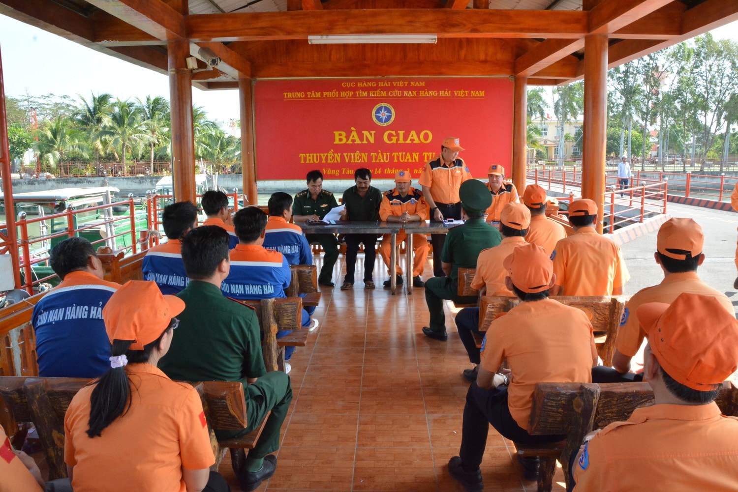 Tìm kiếm cứu nạn thuyền viên trong loạt tai nạn xảy ra trên vùng biển Bình Thuận -0