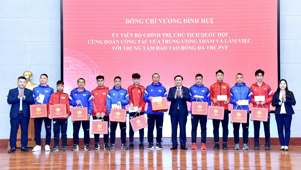 Chủ tịch Quốc hội Vương Đình Huệ thăm và làm việc tại tỉnh Hưng Yên -5