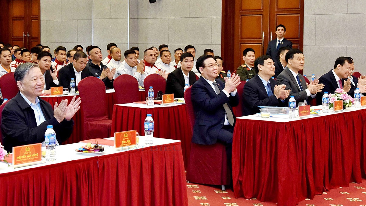 Chủ tịch Quốc hội Vương Đình Huệ thăm và làm việc tại tỉnh Hưng Yên -1