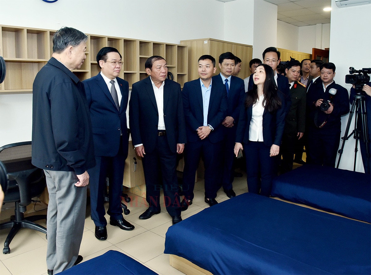 Chủ tịch Quốc hội Vương Đình Huệ thăm và làm việc tại tỉnh Hưng Yên -1