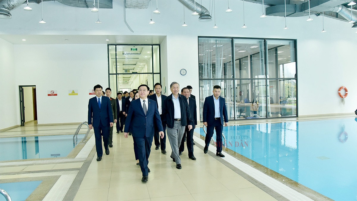 Chủ tịch Quốc hội Vương Đình Huệ thăm và làm việc tại tỉnh Hưng Yên -2