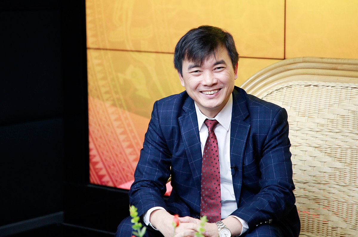 MC: Năm nay, nhiều trường tổ chức kỳ thi riêng và xét tuyển theo điểm thi của kỳ thi riêng. Ông có thể đưa ra lời khuyên, các em nên lựa chọn như thế nào? Có nên tham gia vào nhiều kỳ thi riêng hay không thưa PGS.TS Trần Trọng Nguyên? 