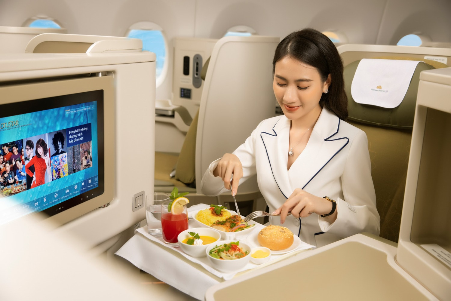 Trải nghiệm bay Thương gia Vietnam Airlines với giá vé Phổ thông -0