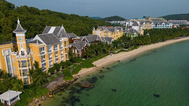 Vé máy bay tăng cao, bất động sản du lịch Phú Quốc đối diện khó khăn -0
