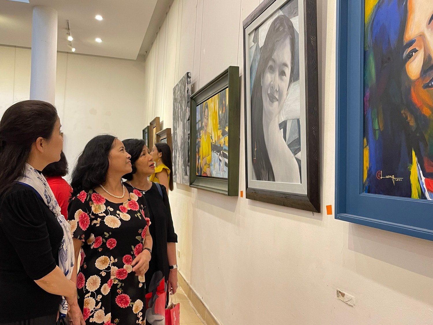 Chu Lượng và niềm đam mê vẽ chân dung phái đẹp -0