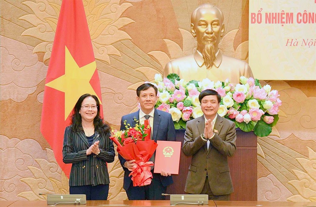 Văn phòng Quốc hội trao quyết định bổ nhiệm Vụ trưởng Vụ Phục vụ hoạt động giám sát -0