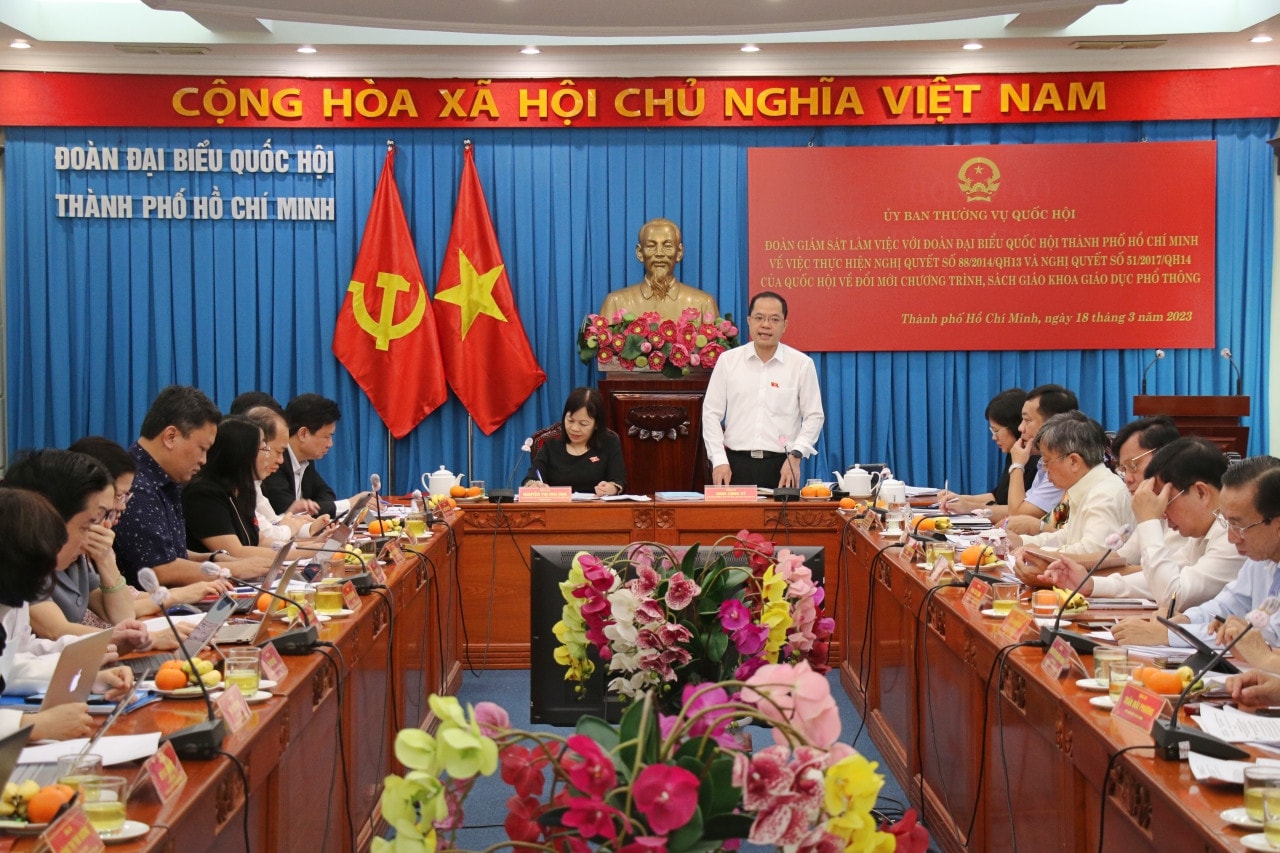 Phó Chủ nhiệm Ủy ban Văn hoá, Giáo dục Đinh Công Sỹ Đoàn giám sát Ủy ban Thường vụ Quốc hội làm việc với Đoàn đại biểu Quốc hội TP. Hồ Chí Minh -0