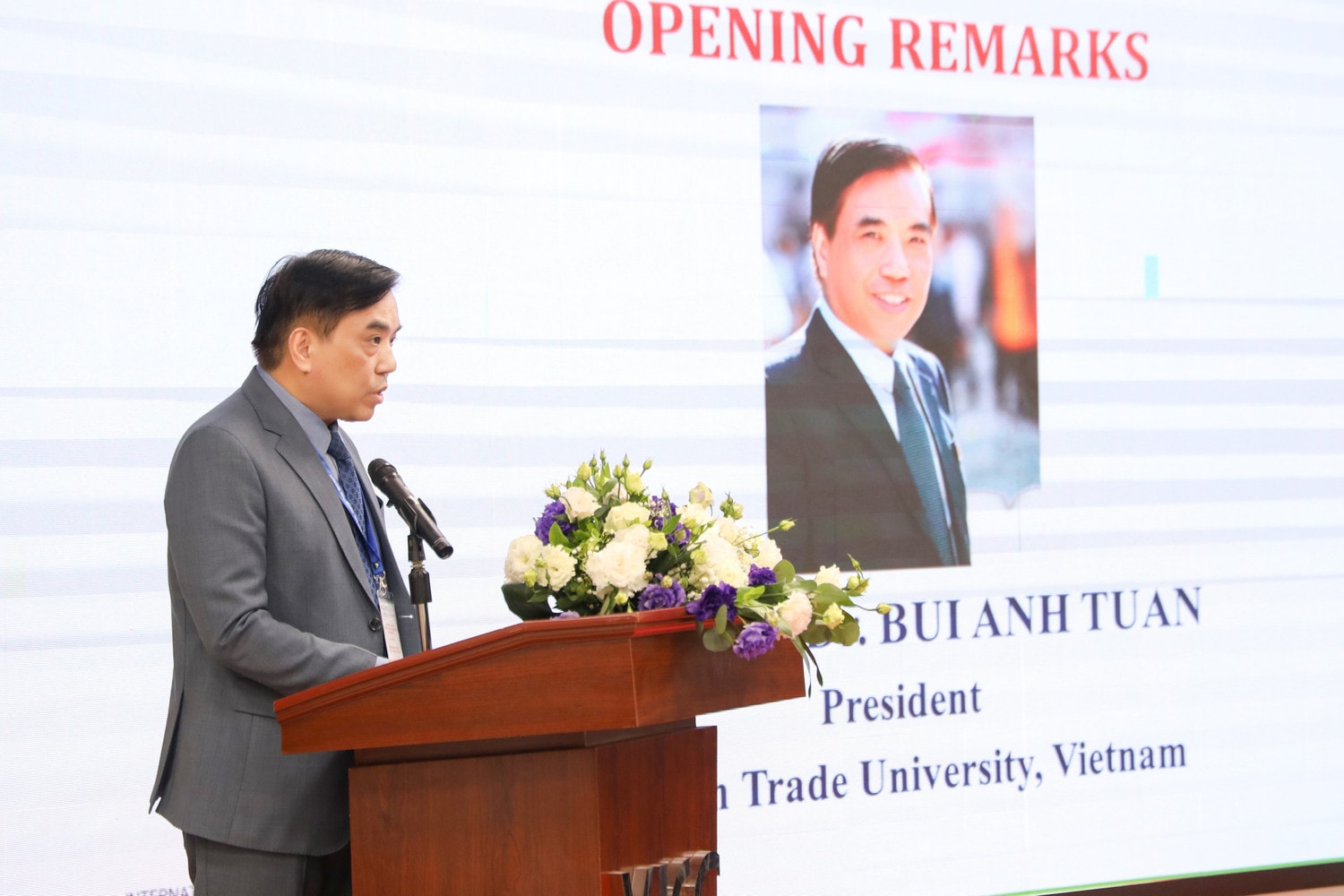 PGS.TS Bùi Anh Tuấn, Hiệu trưởng Trường Đại học Ngoại thương phát biểu tại Hội thảo Hội thảo Kinh doanh quốc tế Việt Nam - Nhật Bản lần 3 thu hút hơn 70 bài viết của nhà nghiên cứu -0