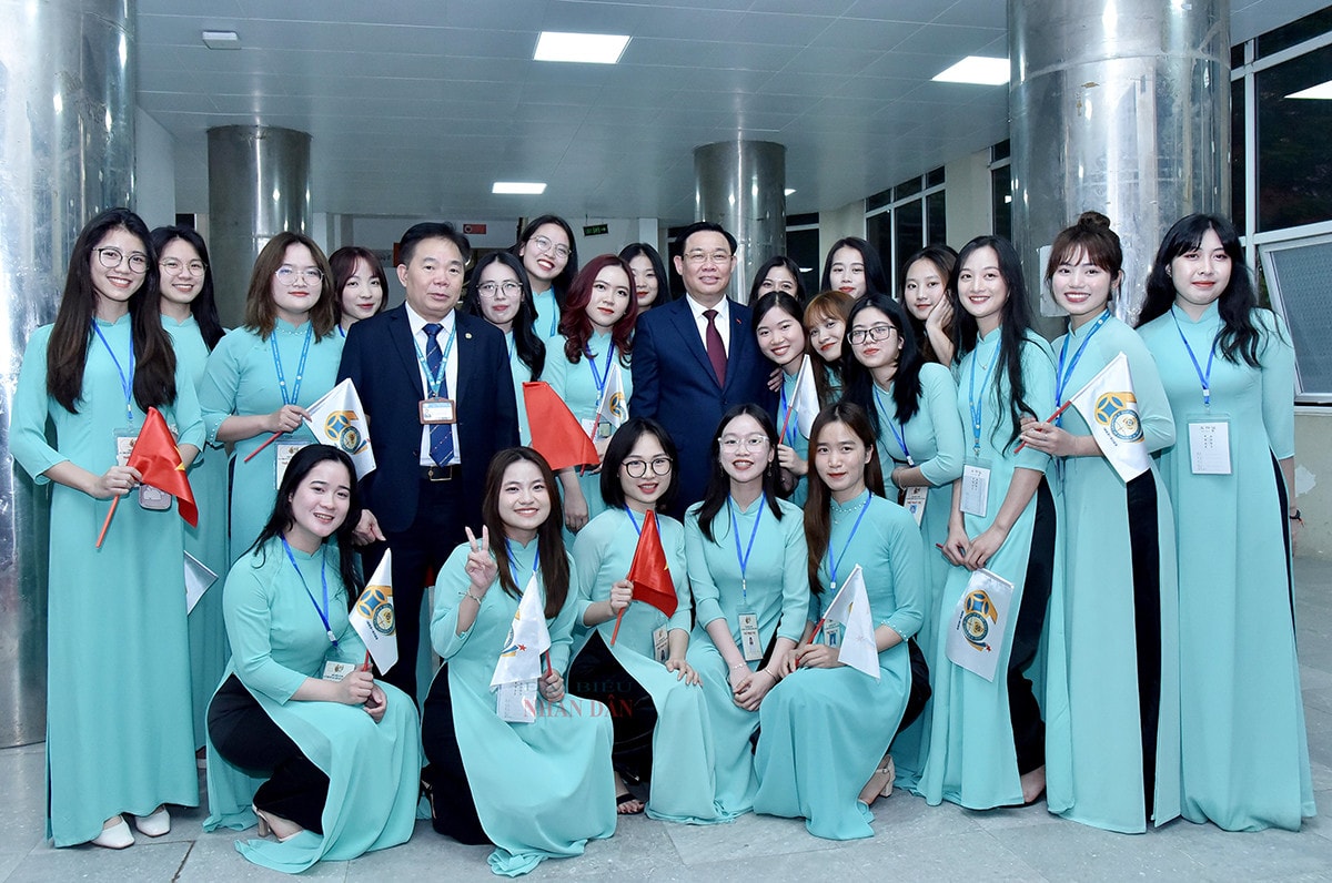 Chủ tịch Quốc hội Vương Đình Huệ: Phải có tư duy mới, tận dụng công nghệ để phát triển ảnh 11