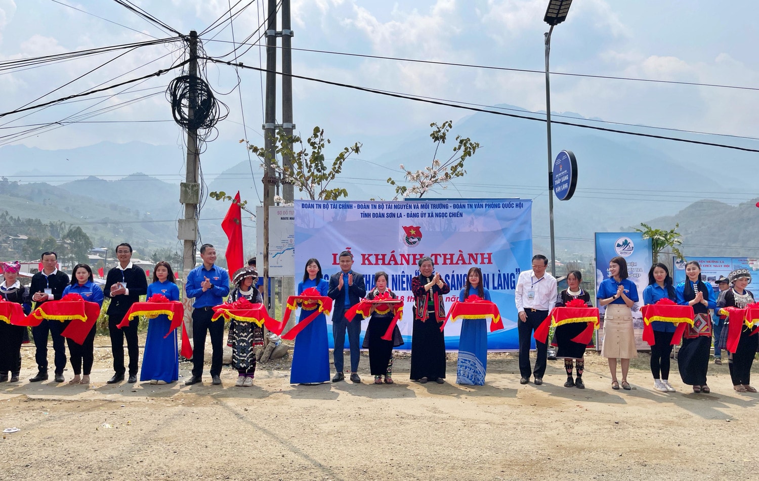 Đoàn Thanh niên Văn phòng Quốc hội chung tay xây dựng nông thôn mới -0