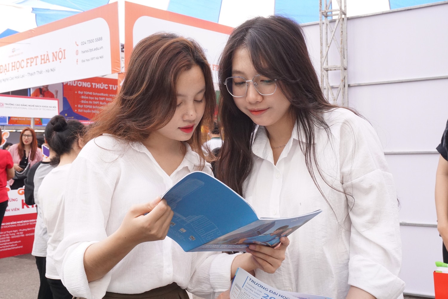 Thí sinh tham dự Ngày hội tư vấn tuyển sinh - hướng nghiệp năm 2023 (Ảnh: Nguyễn Liên) Bộ GD-ĐT: 75% đề thi tốt nghiệp THPT nghiêng về câu hỏi nhận biết và thông hiểu -0