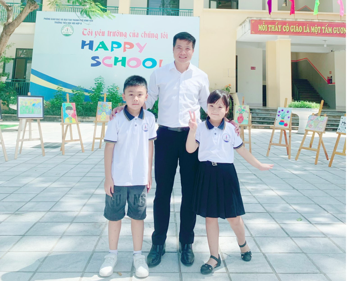 Thầy hiệu trưởng của trường học hạnh phúc -0