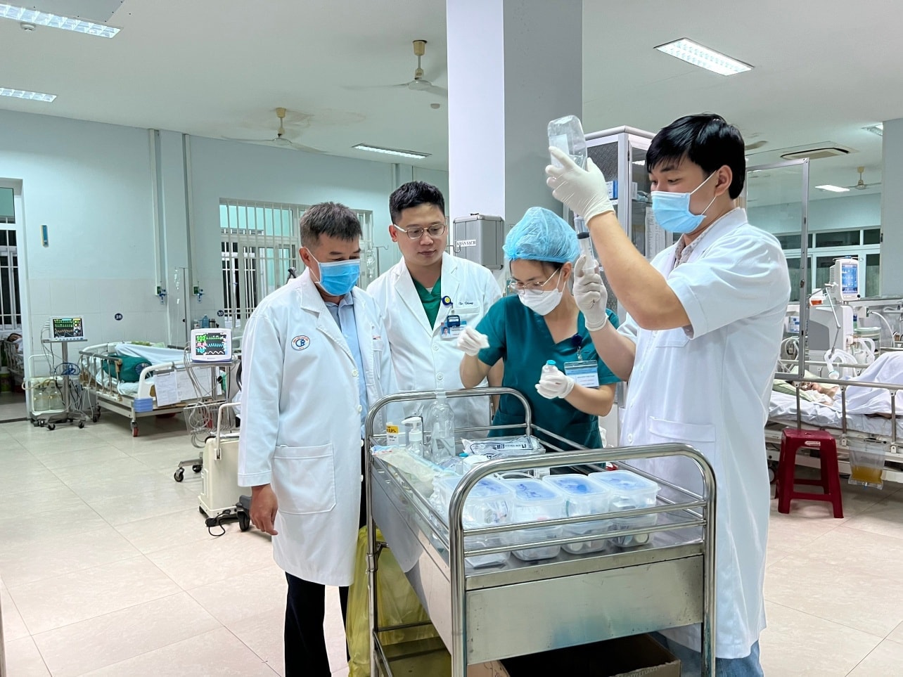 Bộ Y tế yêu cầu nỗ lực cứu chữa người bệnh ngộ độc Botulinum -0