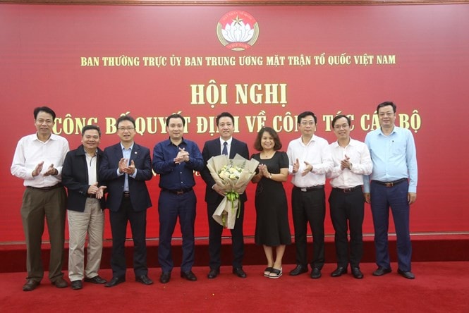 Bổ nhiệm ông Nguyễn Văn Dũng làm Phó Tổng Biên tập Tạp chí Mặt trận -0