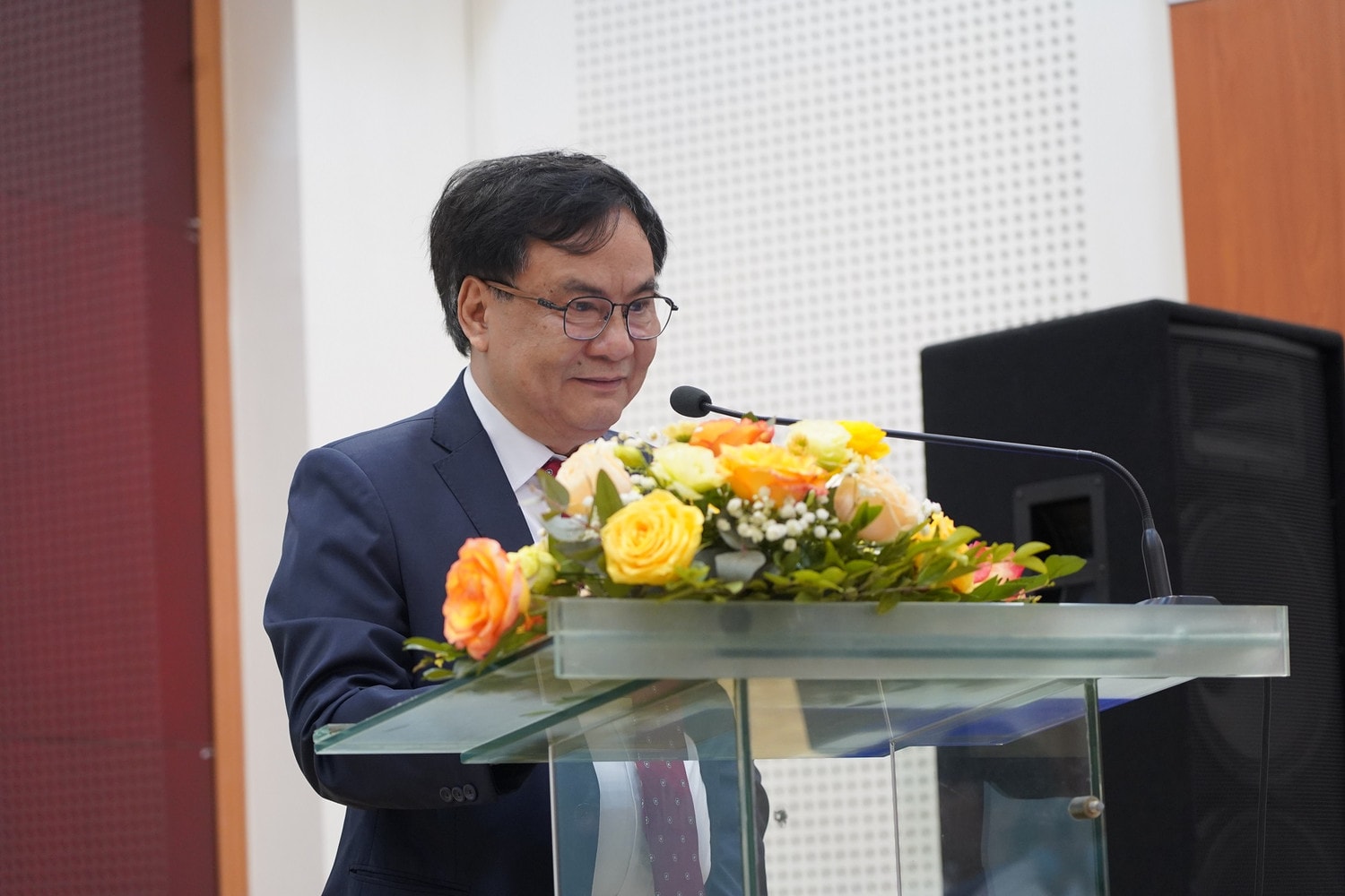 GS.TS.BS Bùi Đức Phú, Giám đốc Chuyên ngành Tim mạch, Hệ thống Y tế Vinmec khẳng định đây là những nỗ lực của Vinmec trong việc cung cấp dịch vụ điều trị chăm sóc chất lượng cao theo chuẩn quốc tế Vinmec được ACC công nhận là trung tâm xuất sắc về tim mạch đầu tiên tại Châu Á -0