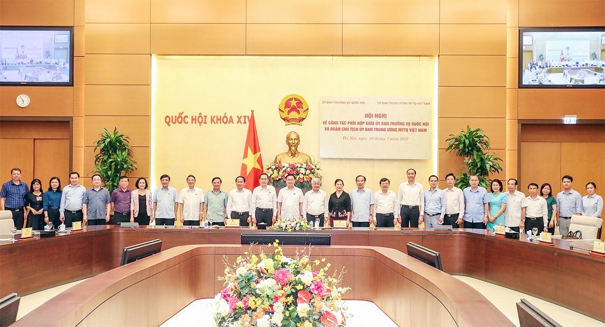 Bài 1: Nhận diện những biến dạng trong nhận thức,  thực thi nguyên tắc tập trung dân chủ -0
