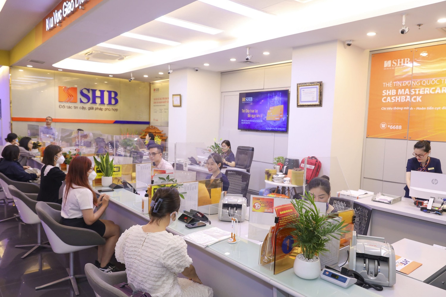 Nhiều ưu đãi hấp dẫn khi giao dịch thanh toán quốc tế tại SHB -0