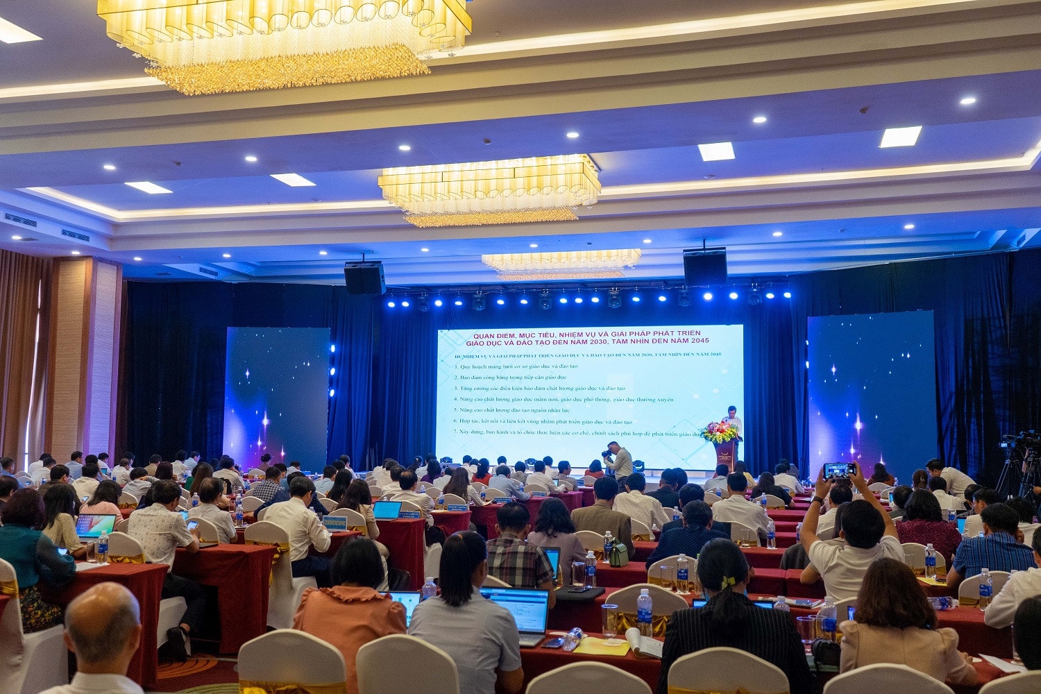 Bộ trưởng: Giáo dục Tây Nguyên đang thực thi nhiệm vụ nặng nề hơn so với vùng khác -0