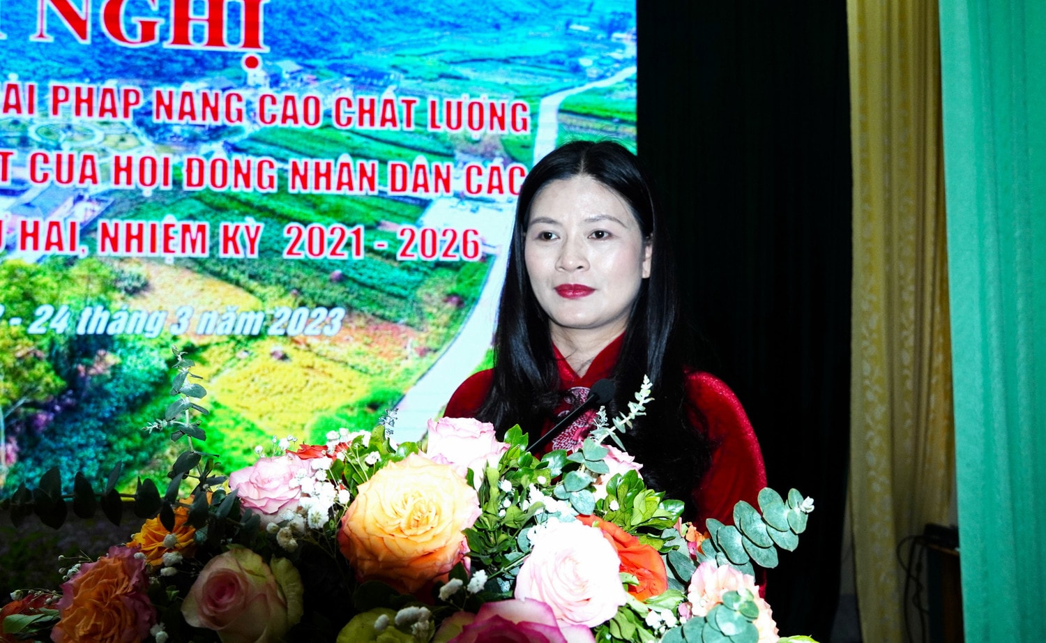 Bí thư Huyện uỷ, Chủ tịch HĐND huyện Mèo Vạc Vương Ngọc Hà phát biểu tại Hội nghị Các giải pháp nâng cao chất lượng hoạt động giám sát HĐND các cấp -0