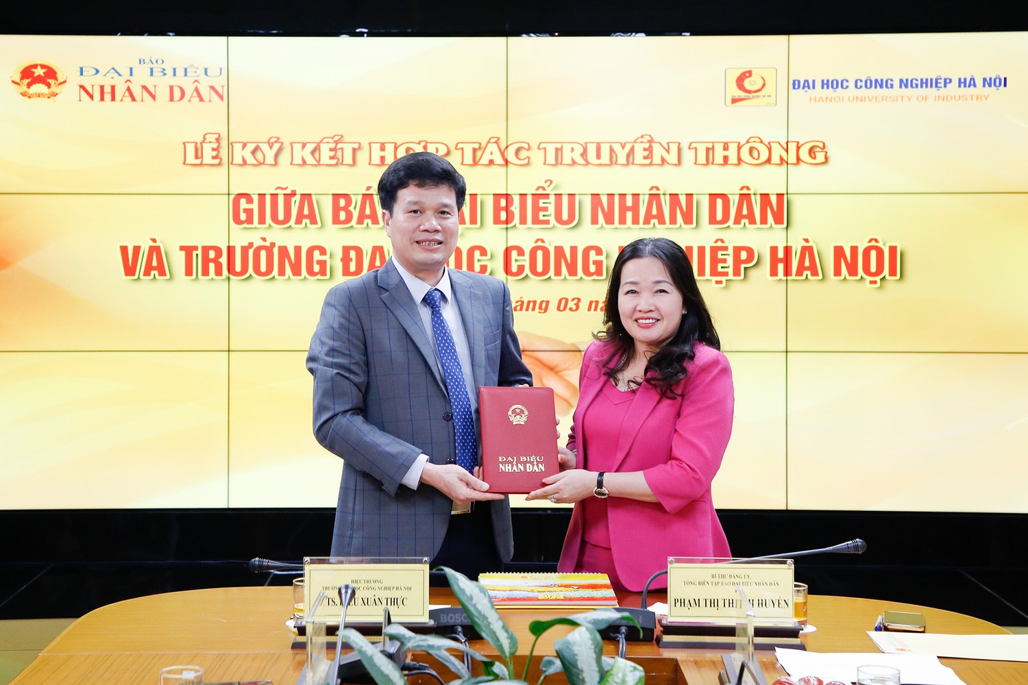 Báo Đại biểu Nhân dân và Trường Đại học Công nghiệp Hà Nội ký kết hợp tác truyền thông -0