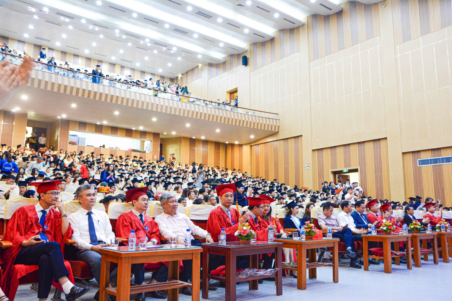 Trường Đại học Sư Phạm Hà Nội trao bằng cho 916 tân tiến sĩ, thạc sĩ -0