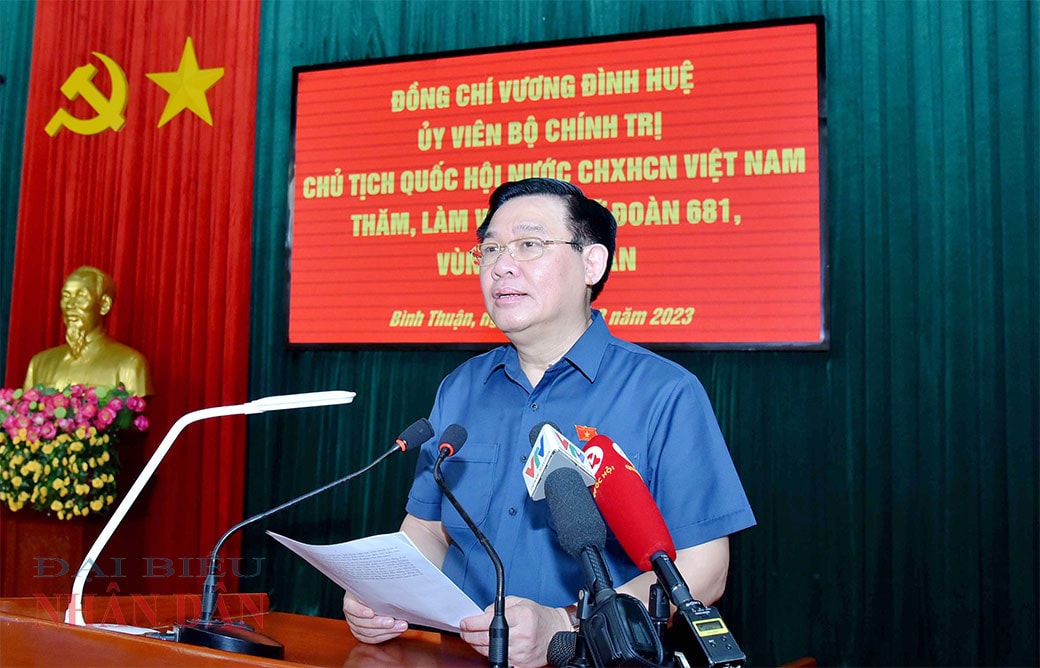 Chủ tịch Quốc hội Vương Đình Huệ: Giữ vững môi trường hòa bình để phát triển -0