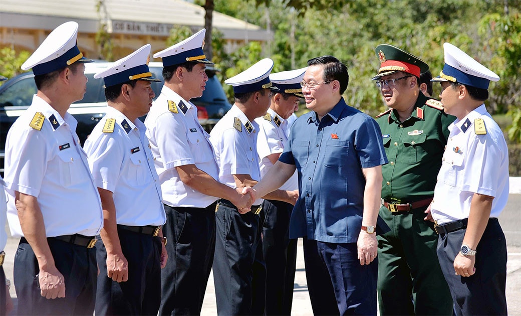 Chủ tịch Quốc hội Vương Đình Huệ: Giữ vững môi trường hòa bình để phát triển -0
